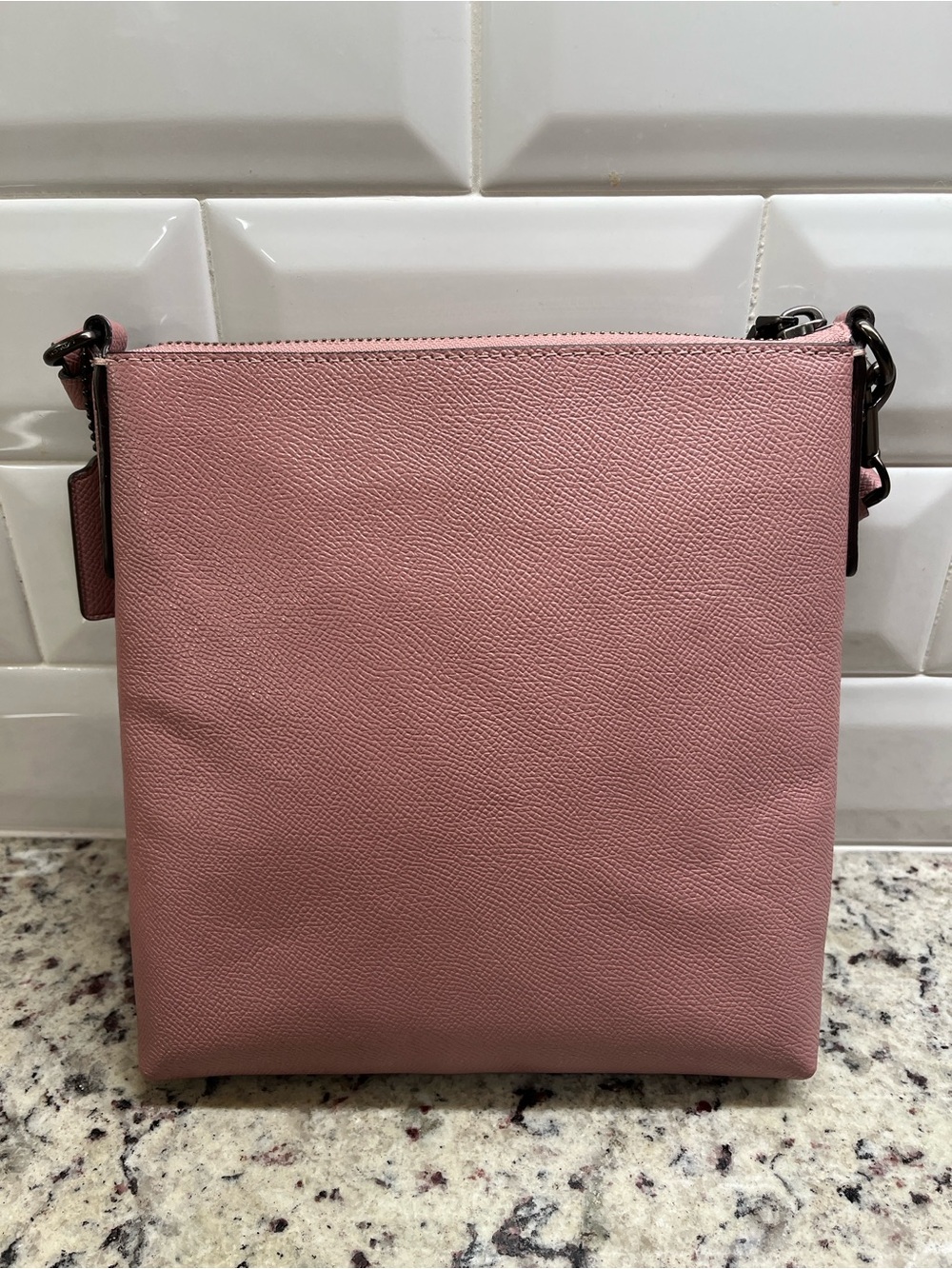 Coach Kitt Messenger Crossbody Bag with Heart Appliqué NWOT - Picture 5 of 13